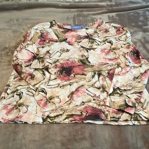 Simply Vera Wang long sleeve tee shirt